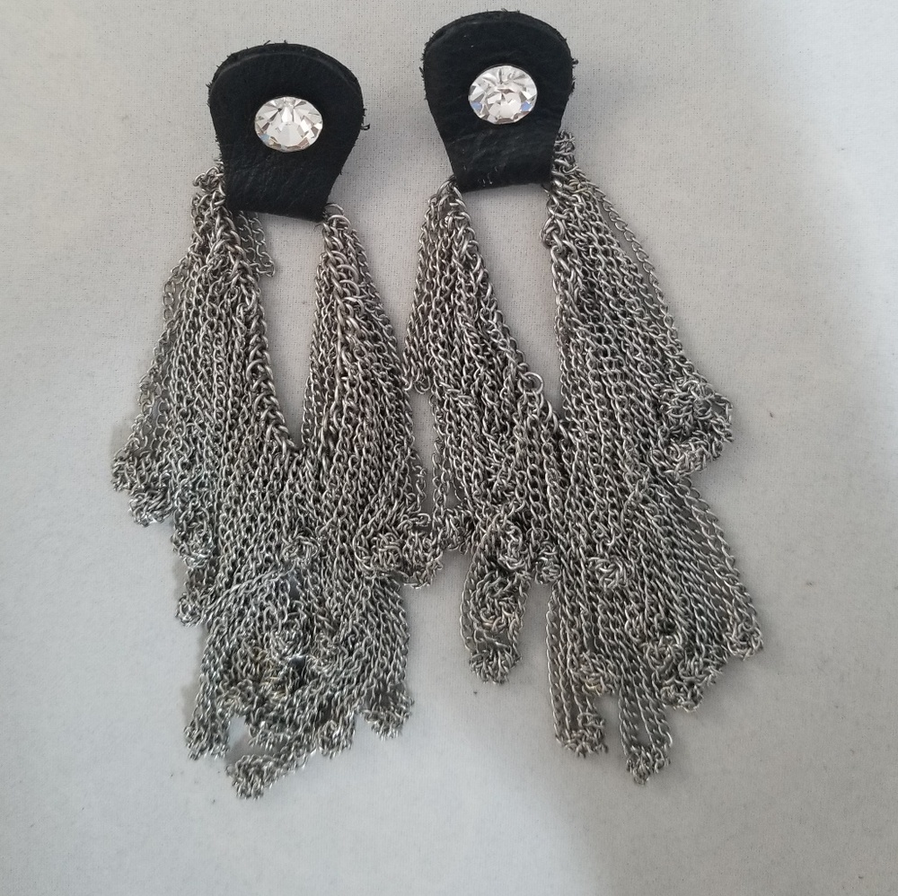 Leather & chain Rockin earrings